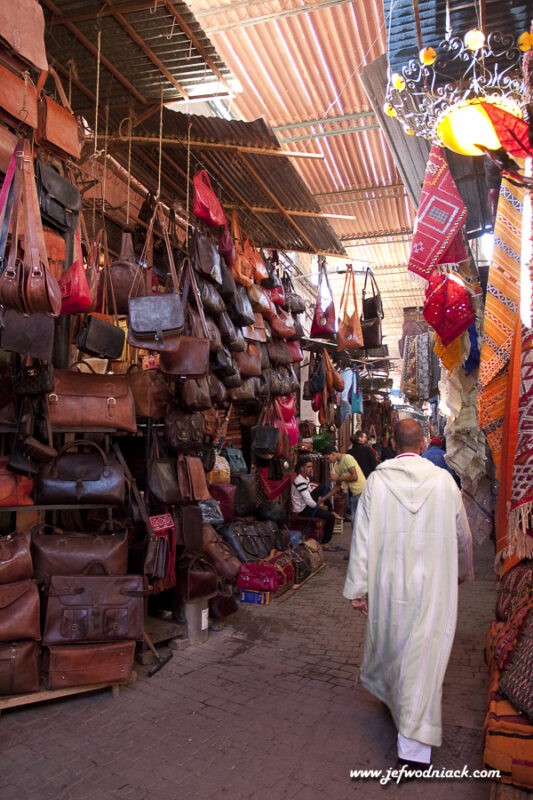Lire la suite à propos de l’article Maroc: Dans le souk de Marrakech.