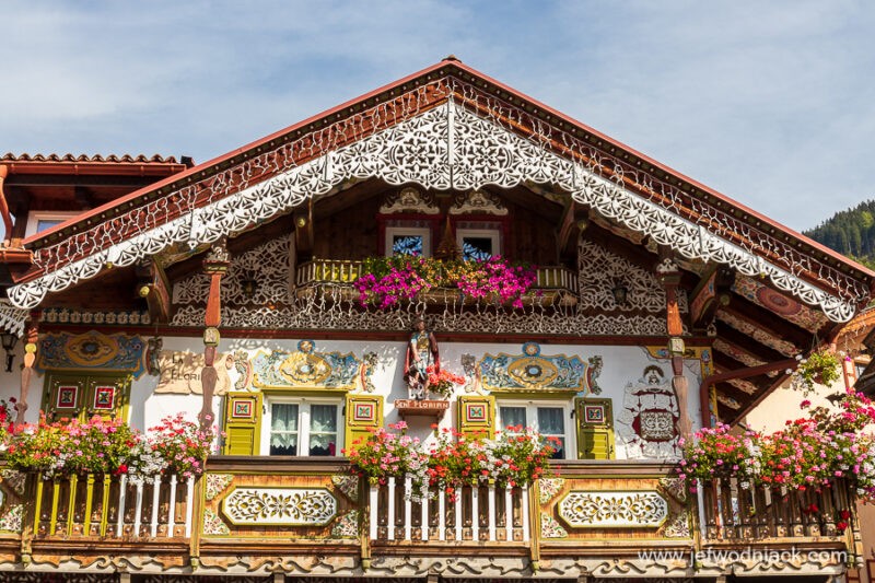 Lire la suite à propos de l’article Italie: les maisons colorées de Canazei dans les Dolomites.