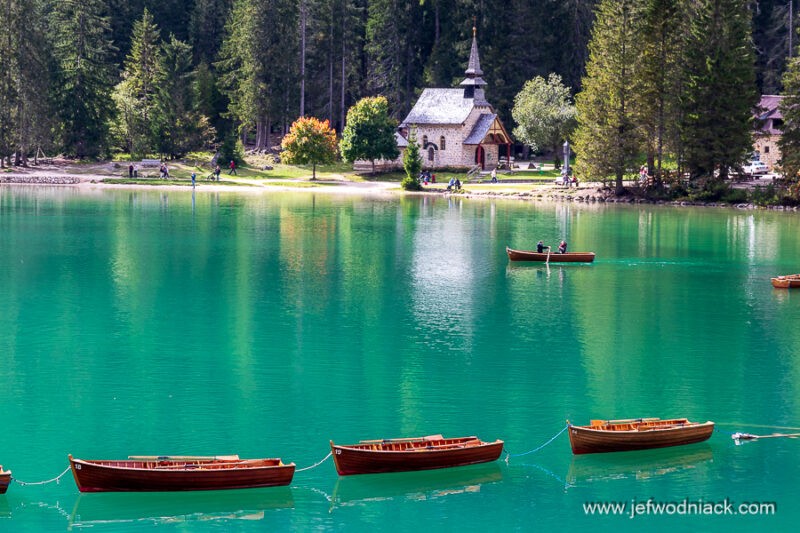 Lire la suite à propos de l’article Italie: Lago di Braies dans les Dolomites.